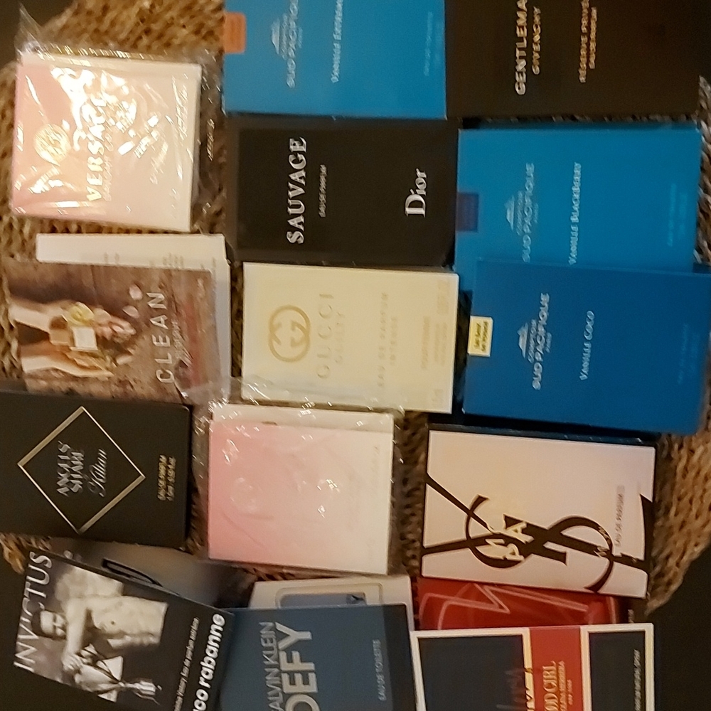 Lot of 14 womens perfume and mens cologne samples from Sephora